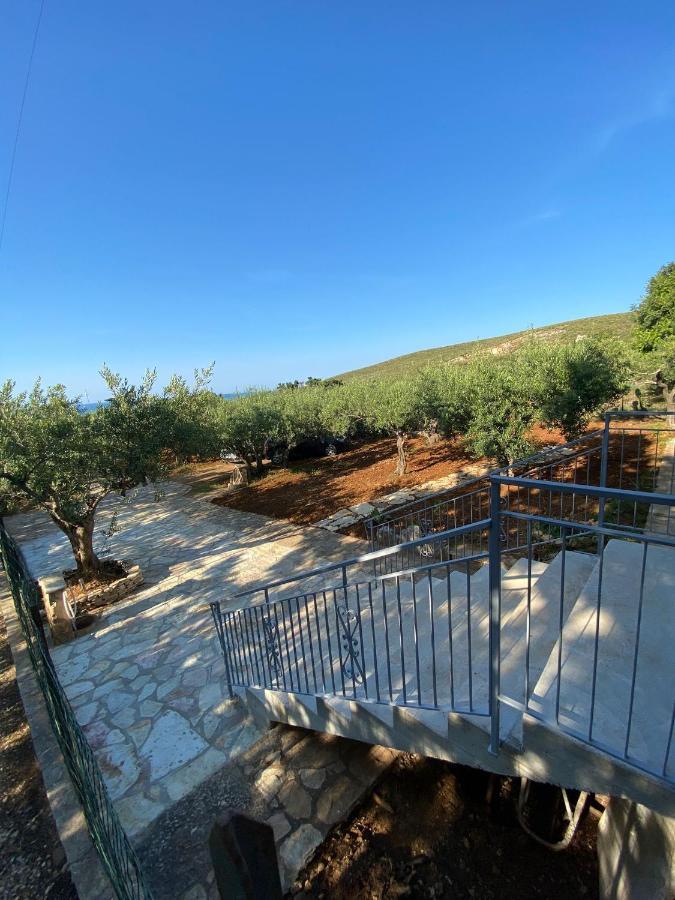 Villa L'Orizzonte Di Calabianca カステッランマーレ・デル・ゴルフォ エクステリア 写真