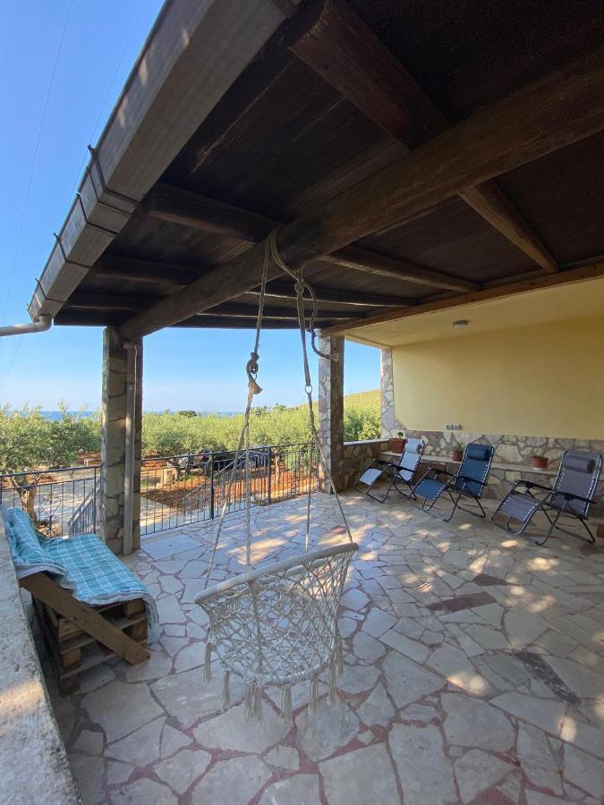 Villa L'Orizzonte Di Calabianca カステッランマーレ・デル・ゴルフォ エクステリア 写真