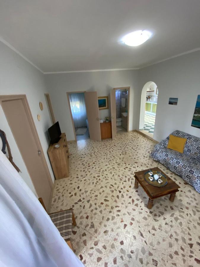 Villa L'Orizzonte Di Calabianca カステッランマーレ・デル・ゴルフォ エクステリア 写真