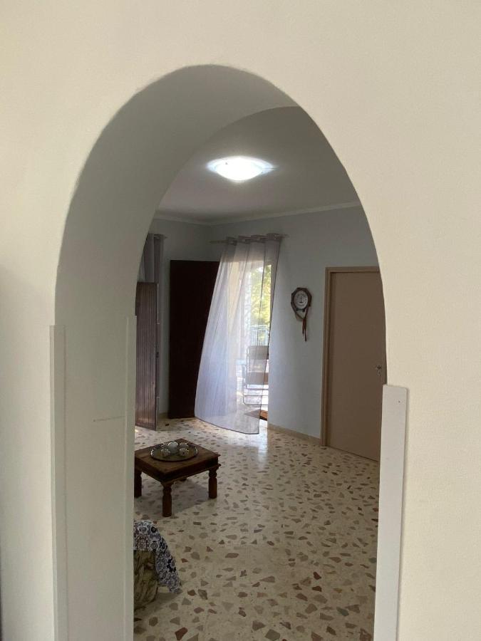 Villa L'Orizzonte Di Calabianca カステッランマーレ・デル・ゴルフォ エクステリア 写真