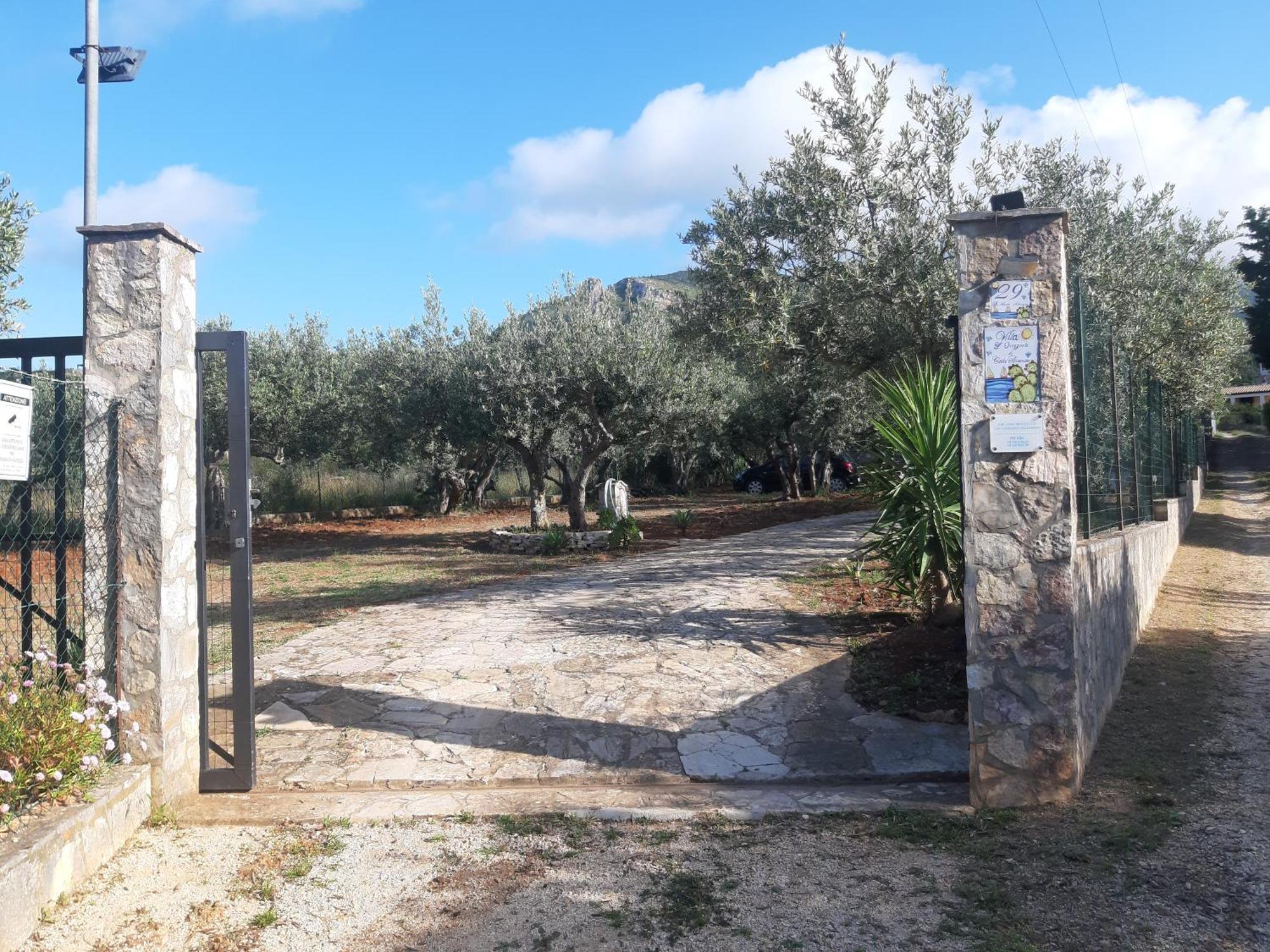 Villa L'Orizzonte Di Calabianca カステッランマーレ・デル・ゴルフォ エクステリア 写真
